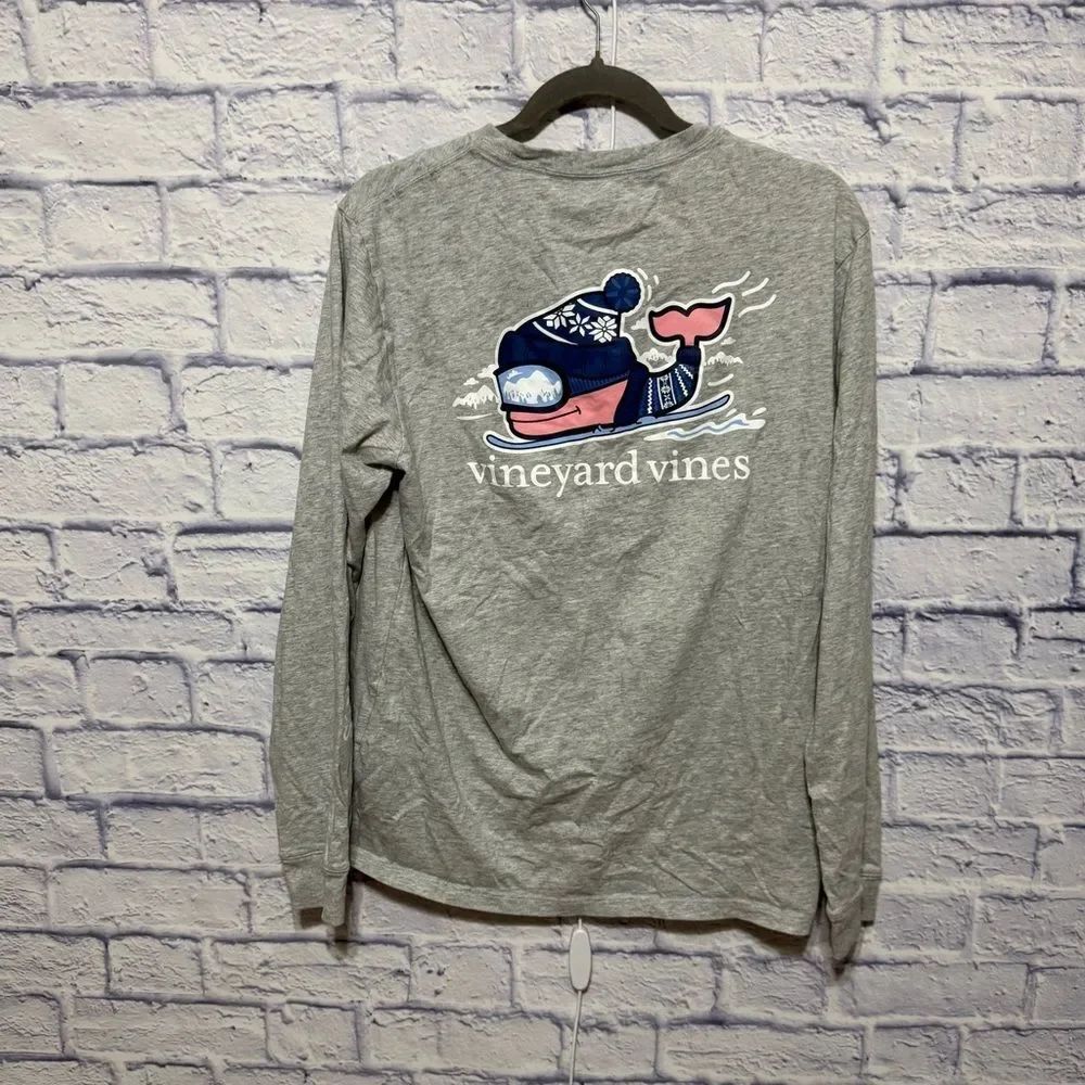 Vineyard Vines Unisex M Heather Gray Skiing Whale Long Sleeve Graphic T-Shirt